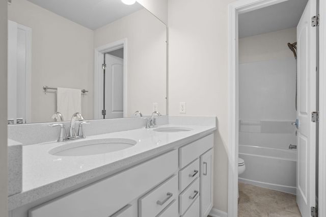 2703 Maize Lp, Saline, MI 48176