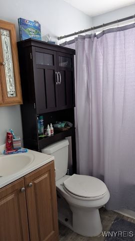 2762 Falls Street, Niagara Falls, NY 14303