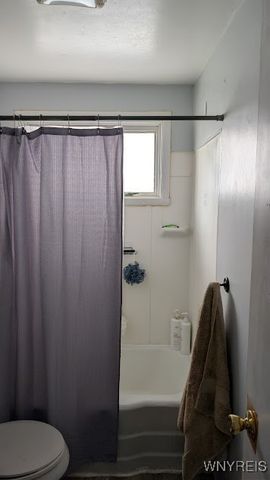 2762 Falls Street, Niagara Falls, NY 14303