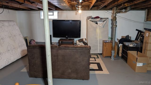 2762 Falls Street, Niagara Falls, NY 14303