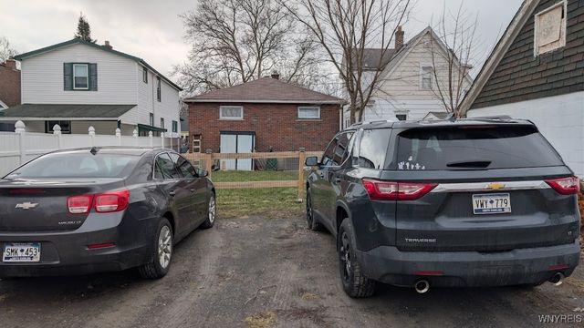 2762 Falls Street, Niagara Falls, NY 14303