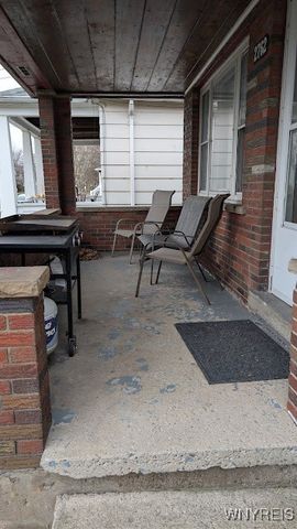 2762 Falls Street, Niagara Falls, NY 14303