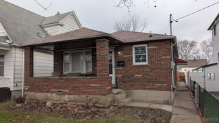 2762 Falls Street, Niagara Falls, NY 14303