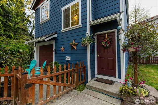 2058 NE Green Glen Lane, Bremerton, WA 98311