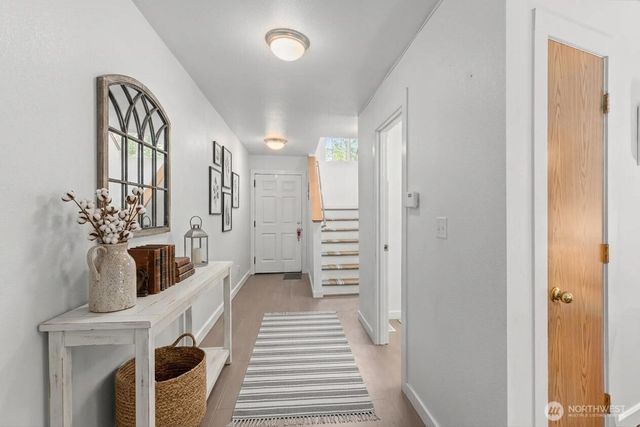 2058 NE Green Glen Lane, Bremerton, WA 98311