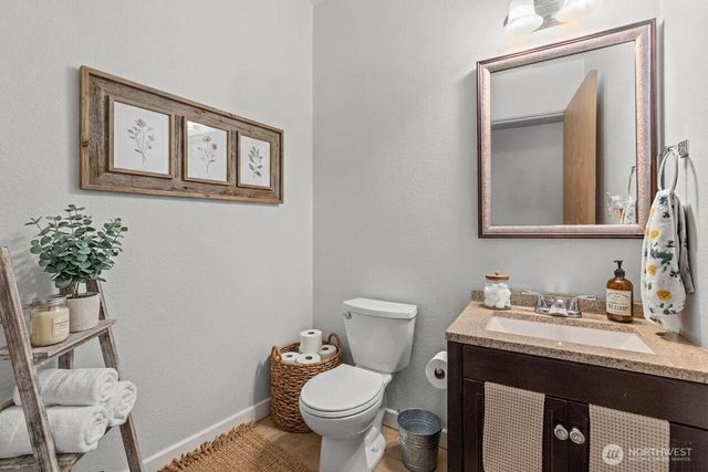 2058 NE Green Glen Lane, Bremerton, WA 98311