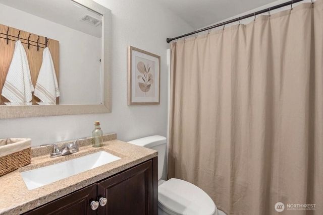 2058 NE Green Glen Lane, Bremerton, WA 98311