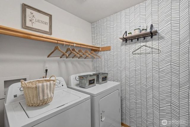 2058 NE Green Glen Lane, Bremerton, WA 98311