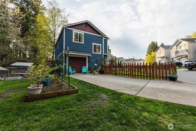 2058 NE Green Glen Lane, Bremerton, WA 98311