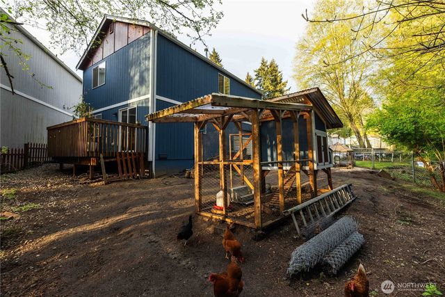 2058 NE Green Glen Lane, Bremerton, WA 98311