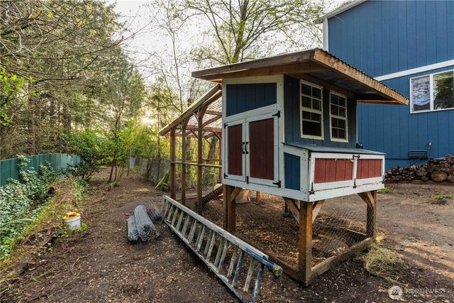 2058 NE Green Glen Lane, Bremerton, WA 98311