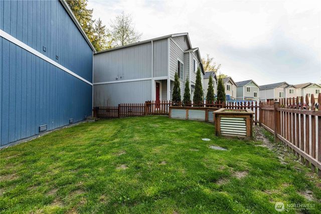 2058 NE Green Glen Lane, Bremerton, WA 98311