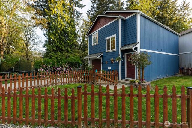 2058 NE Green Glen Lane, Bremerton, WA 98311