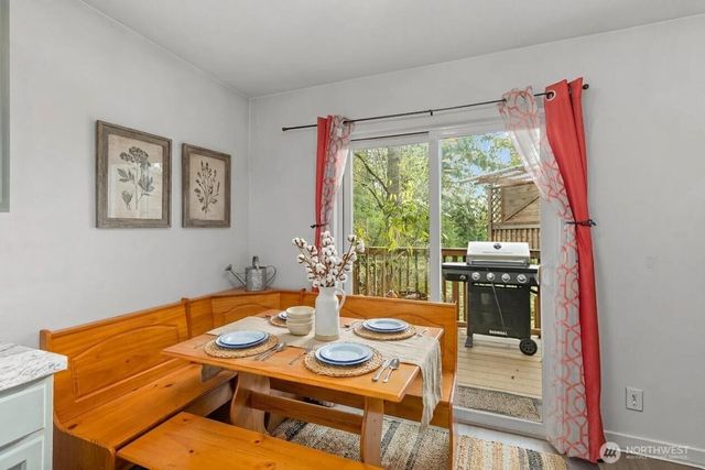 2058 NE Green Glen Lane, Bremerton, WA 98311