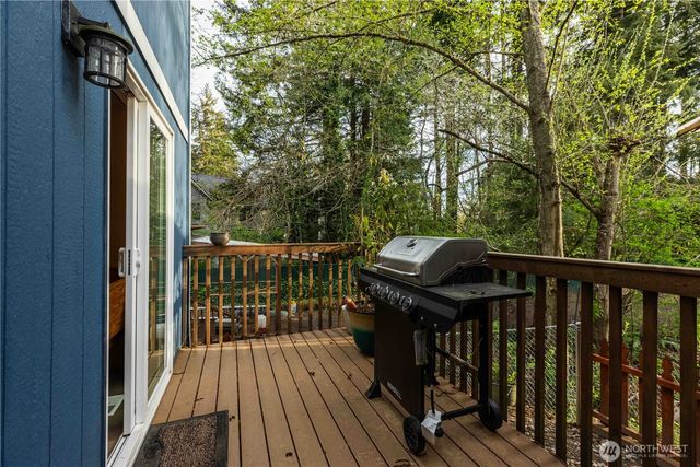 2058 NE Green Glen Lane, Bremerton, WA 98311