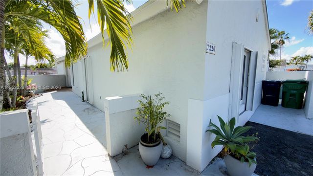 7220 SW 149th Court, Miami, FL 33193