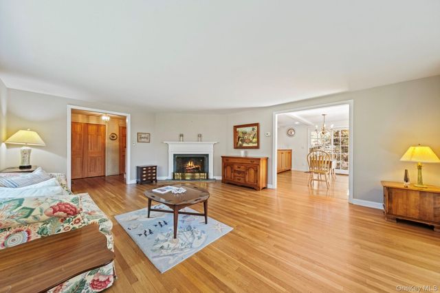 12 Harris Road, Katonah, NY 10536
