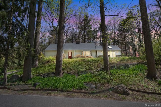 12 Harris Road, Katonah, NY 10536