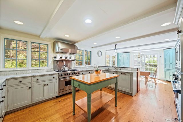 12 Harris Road, Katonah, NY 10536