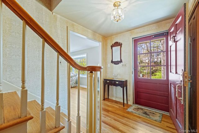 12 Harris Road, Katonah, NY 10536