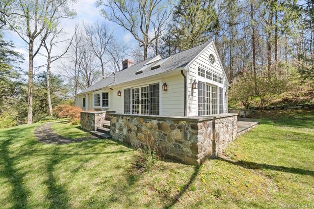 12 Harris Road, Katonah, NY 10536