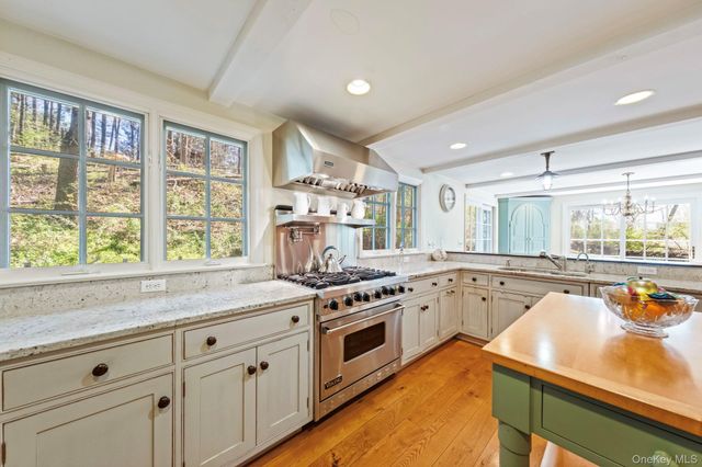 12 Harris Road, Katonah, NY 10536