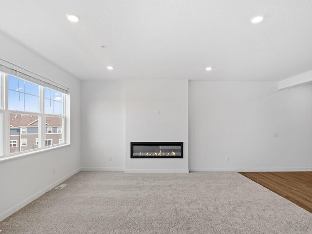 4226 Hayward Avenue N, Oakdale, MN 55128