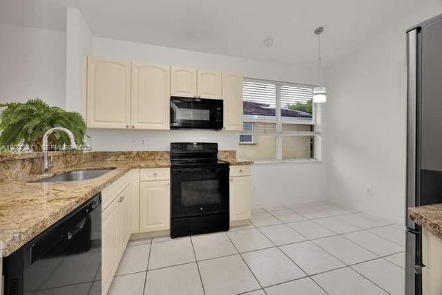 18322 SW 94th Court, Palmetto Bay, FL 33157