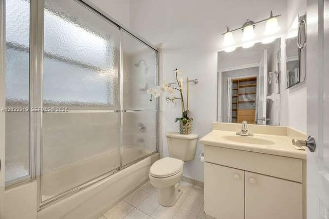 18322 SW 94th Court, Palmetto Bay, FL 33157