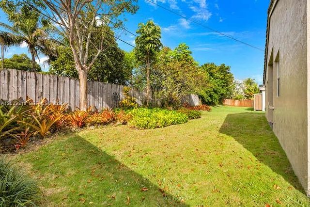 18322 SW 94th Court, Palmetto Bay, FL 33157