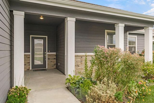 1202 Little Knife Drive, Lawrence, KS 66049