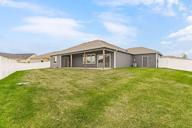 1202 Little Knife Drive, Lawrence, KS 66049