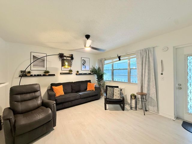 543 DURHAM S 543, Deerfield Beach, FL 33442