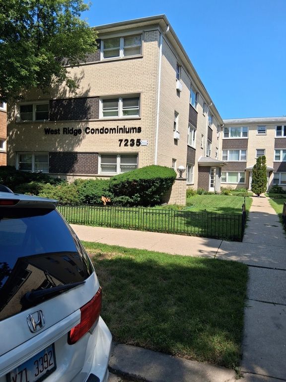 7235 N Hamilton Avenue 3D, Chicago, IL 60645 — exterior