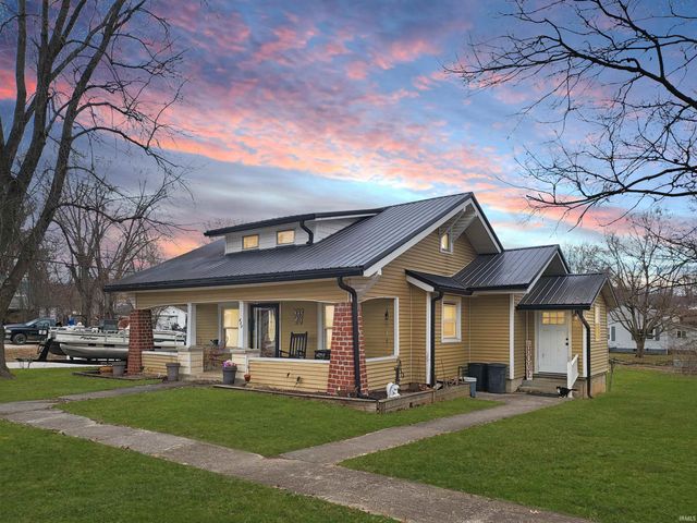 400 SE 2nd Street, Paoli, IN 47454