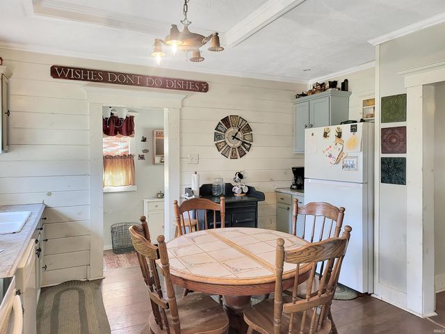 400 SE 2nd Street, Paoli, IN 47454