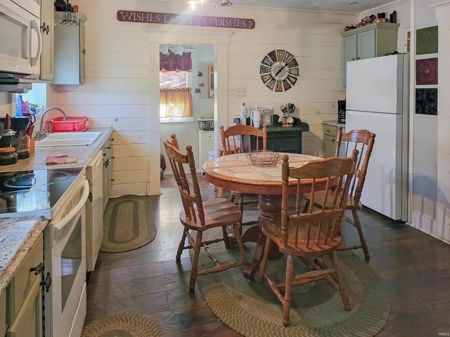 400 SE 2nd Street, Paoli, IN 47454