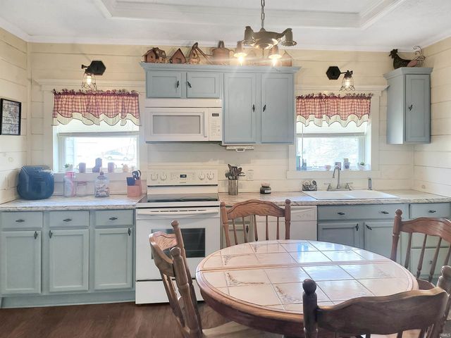 400 SE 2nd Street, Paoli, IN 47454