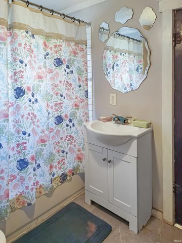 400 SE 2nd Street, Paoli, IN 47454