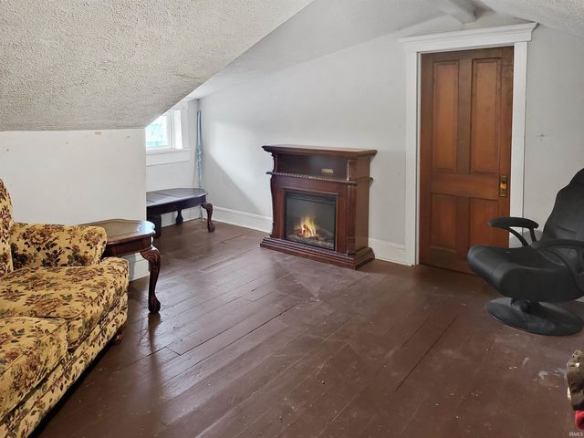 400 SE 2nd Street, Paoli, IN 47454