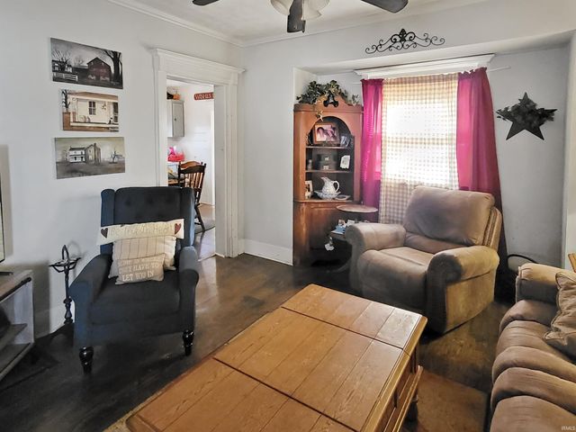 400 SE 2nd Street, Paoli, IN 47454