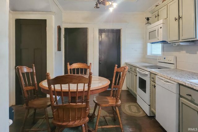 400 SE 2nd Street, Paoli, IN 47454