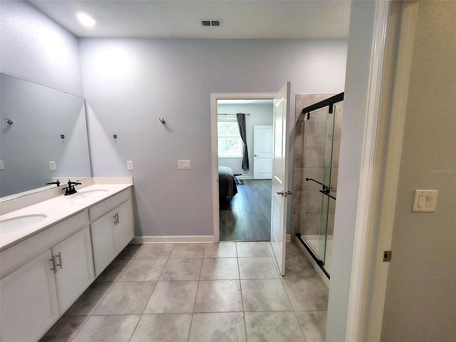 1047 OAK BLUFF DRIVE, Davenport, FL 33837