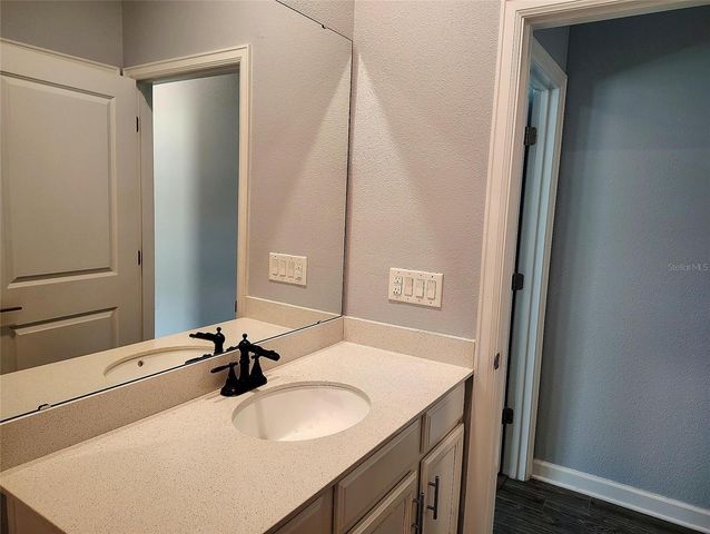 1047 OAK BLUFF DRIVE, Davenport, FL 33837