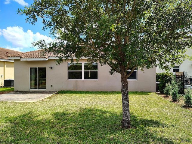 1047 OAK BLUFF DRIVE, Davenport, FL 33837