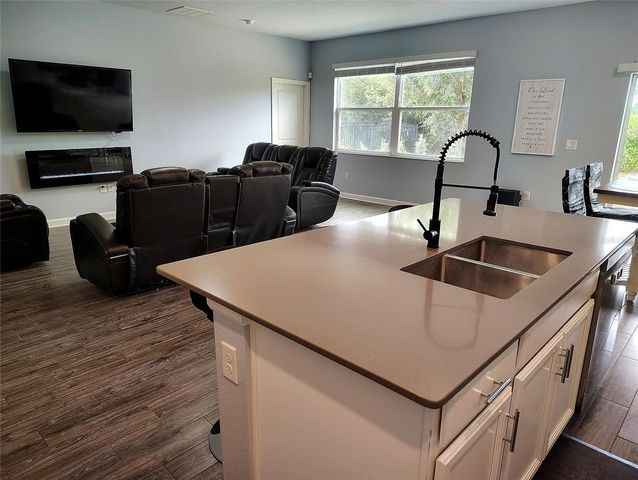 1047 OAK BLUFF DRIVE, Davenport, FL 33837