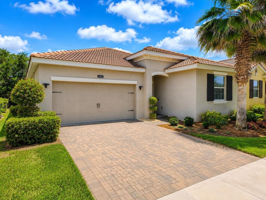 1047 OAK BLUFF DRIVE, Davenport, FL 33837
