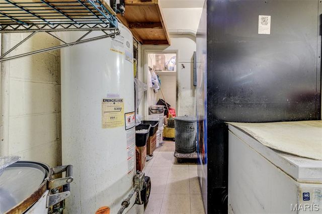 8304 N Broadway, St Louis, MO 63147