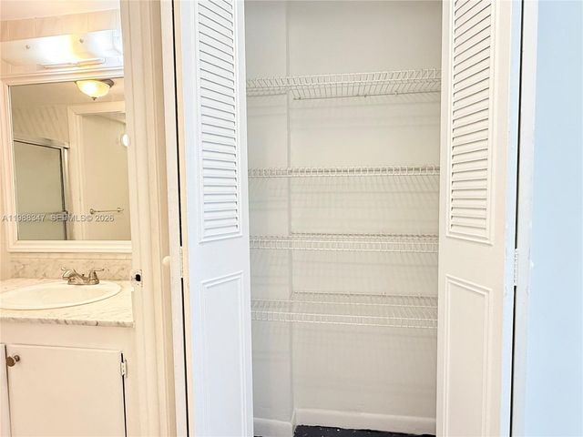 1300 NE Miami Gardens Dr 804E, Miami, FL 33179