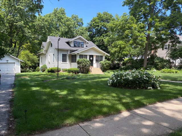 240 Hill Avenue, Glen Ellyn, IL 60137